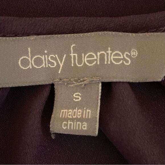 Daisy Fuentes Long Sleeve Blouse Womens Size Small Sheer Sleeves Front Button - Picture 4 of 6